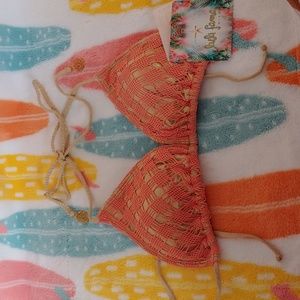 NWT Luli Fama Diamantes De Coral triangle top in color beachy coral. Size XL